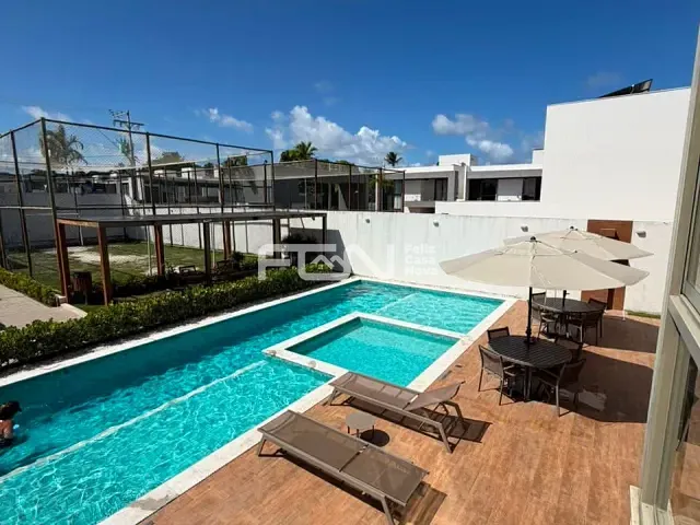 Casa 4 quartos e 3 banheiros, à venda, no bairro Buraquinho em Lauro de Freitas