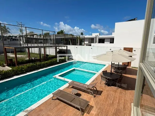 Casa 4 quartos e 3 banheiros, à venda, no bairro Buraquinho em Lauro de Freitas