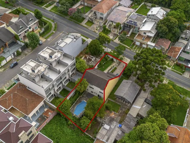 Casa com 480m² 4 quartos e 5 banheiros, à venda, no bairro Bom Retiro em Curitiba