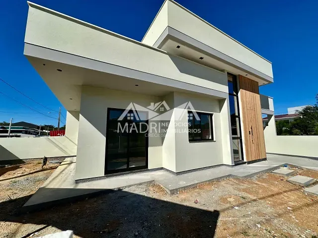 Casa 2 quartos e 2 banheiros, à venda, no bairro Forquilhas em São José