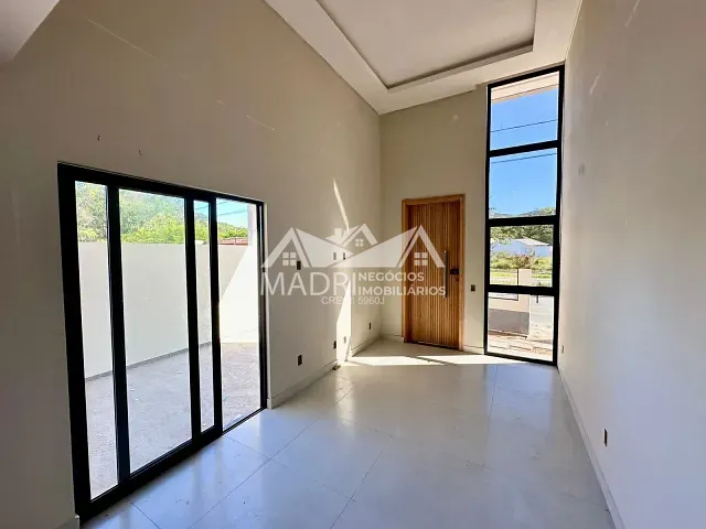 Casa 2 quartos e 2 banheiros, à venda, no bairro Forquilhas em São José