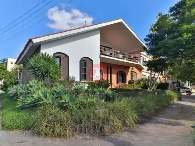 Casa com 406m² 6 quartos e 4 banheiros, à venda ou para alugar, no bairro Chácara das Pedras em Porto Alegre
