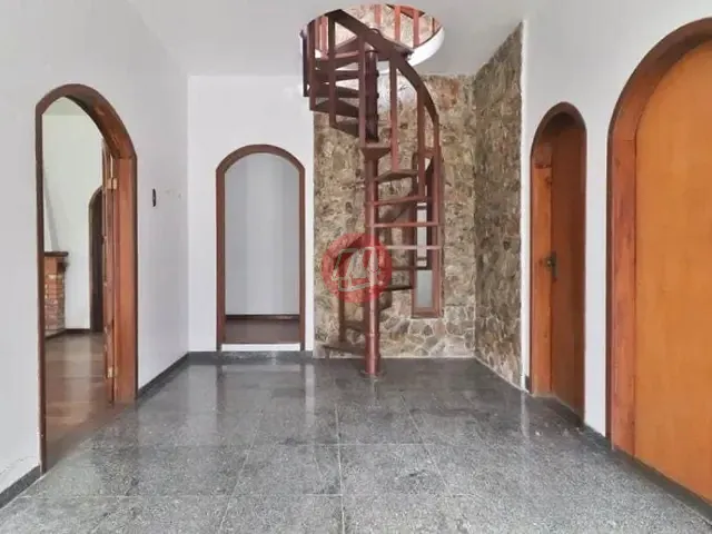 Casa com 406m² 6 quartos e 4 banheiros, à venda ou para alugar, no bairro Chácara das Pedras em Porto Alegre