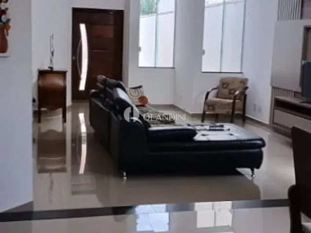 Casa com 319m² 3 quartos e 2 banheiros, à venda, no bairro Jardim Rezek IV em Artur Nogueira