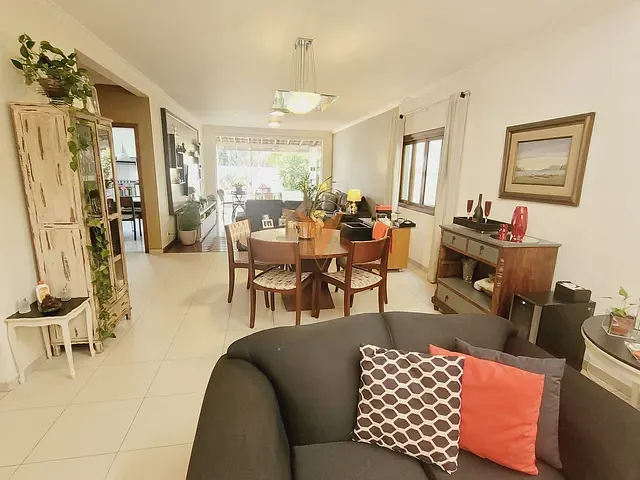 Casa 4 quartos e 5 banheiros, à venda, no bairro São Paulo II em Cotia