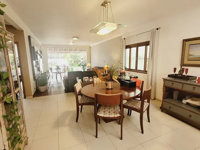 Casa 4 quartos e 5 banheiros, à venda, no bairro São Paulo II em Cotia