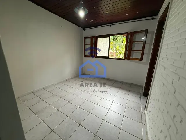 Casa com 392m² 3 quartos e 2 banheiros, para alugar, no bairro Loteamento Recanto Sandra em Caraguatatuba