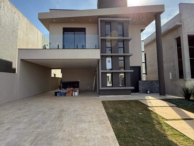Casa com 356m² 4 quartos e 4 banheiros, à venda, no bairro Jardim Carvalho em Ponta Grossa