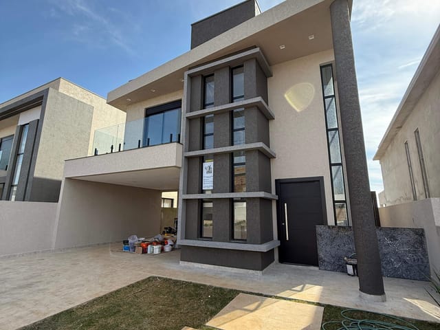 Casa com 356m² 4 quartos e 4 banheiros, à venda, no bairro Jardim Carvalho em Ponta Grossa
