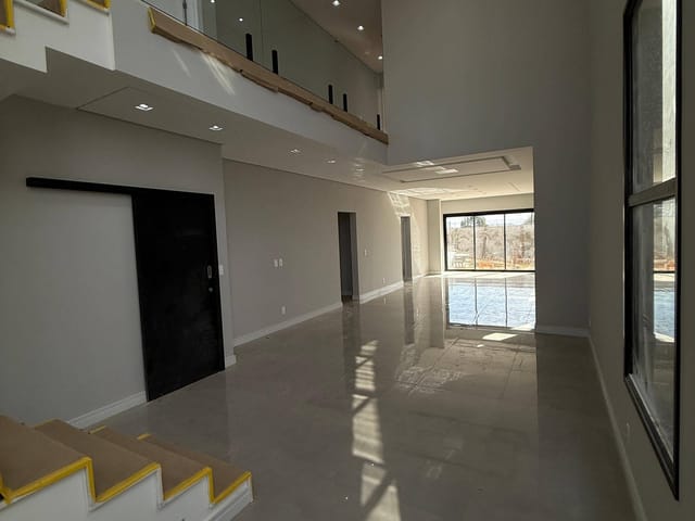 Casa com 356m² 4 quartos e 4 banheiros, à venda, no bairro Jardim Carvalho em Ponta Grossa