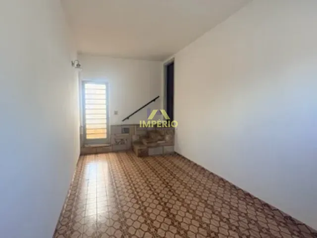 Casa com 240m² 3 quartos e 3 banheiros, para alugar, no bairro Centro em Salto