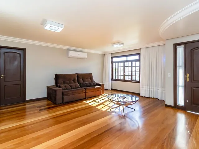 Casa com 439m² 3 quartos e 4 banheiros, à venda, no bairro Barreirinha em Curitiba