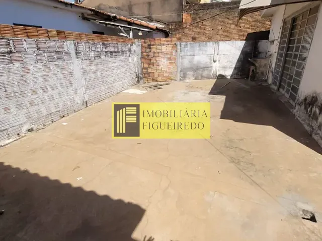 Casa com 80m² 2 quartos e 1 banheiro, para alugar, no bairro Jardim Alto Alegre em São José do Rio Preto