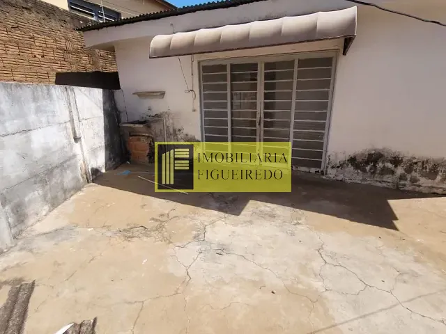 Casa com 80m² 2 quartos e 1 banheiro, para alugar, no bairro Jardim Alto Alegre em São José do Rio Preto