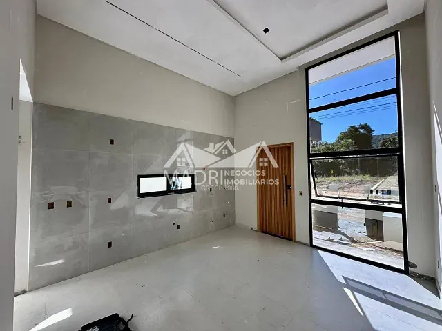 Casa 2 quartos e 2 banheiros, à venda, no bairro Forquilhas em São José