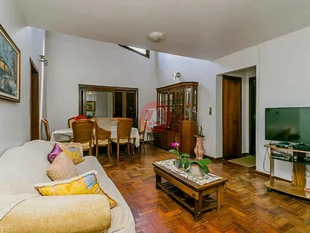 Casa com 265m² 3 quartos e 2 banheiros, para alugar, no bairro Vila João Pessoa em Porto Alegre