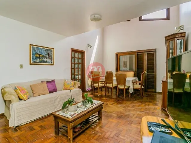 Casa com 265m² 3 quartos e 2 banheiros, para alugar, no bairro Vila João Pessoa em Porto Alegre
