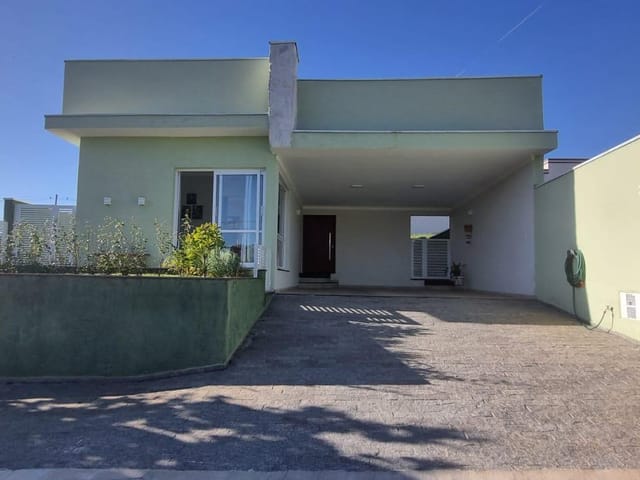 Casa com 300m² 2 quartos e 2 banheiros, à venda, no bairro Loteamento Fechado Jardim Pôr do Sol em São João da Boa Vista