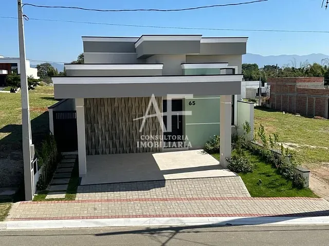 Casa com 250m² 3 quartos e 2 banheiros, à venda, no bairro Campos Do Conde em Tremembé