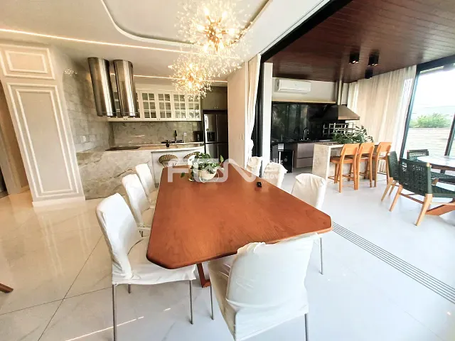 Casa 6 quartos e 7 banheiros, à venda, no bairro Cascalheira em Camaçari