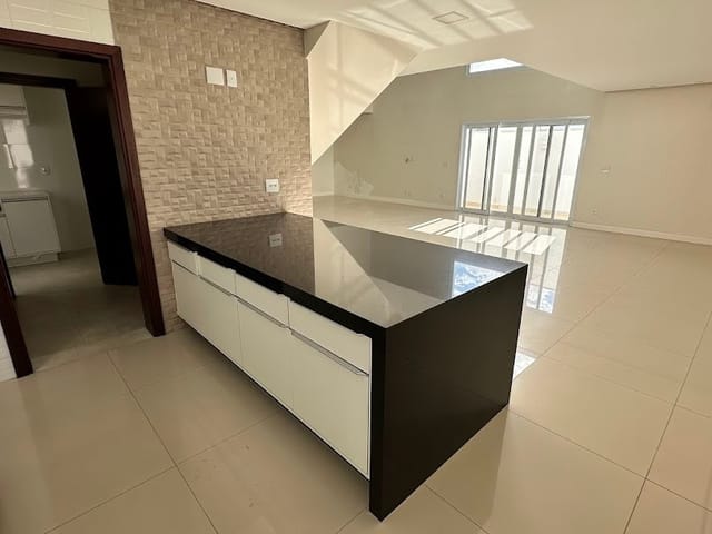 Casa 3 quartos e 1 banheiro, para alugar, no bairro Terras de São José em São João da Boa Vista