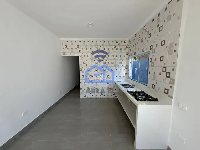 Casa com 136m² 2 quartos e 2 banheiros, à venda, no bairro Balneário Recanto do Sol em Caraguatatuba