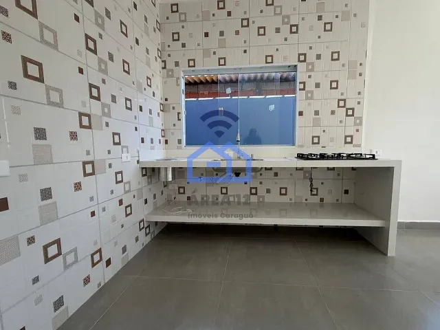 Casa com 136m² 2 quartos e 2 banheiros, à venda, no bairro Balneário Recanto do Sol em Caraguatatuba