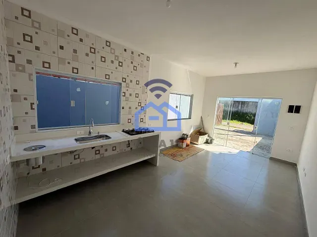 Casa com 136m² 2 quartos e 2 banheiros, à venda, no bairro Balneário Recanto do Sol em Caraguatatuba