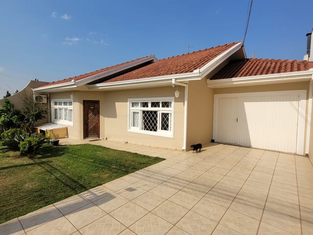 Casa com 310m² 3 quartos e 4 banheiros, à venda, no bairro Orfãs em Ponta Grossa