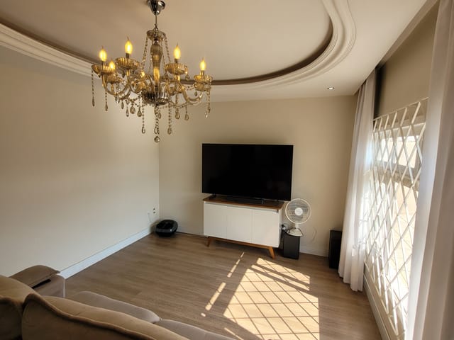 Casa com 310m² 3 quartos e 4 banheiros, à venda, no bairro Orfãs em Ponta Grossa