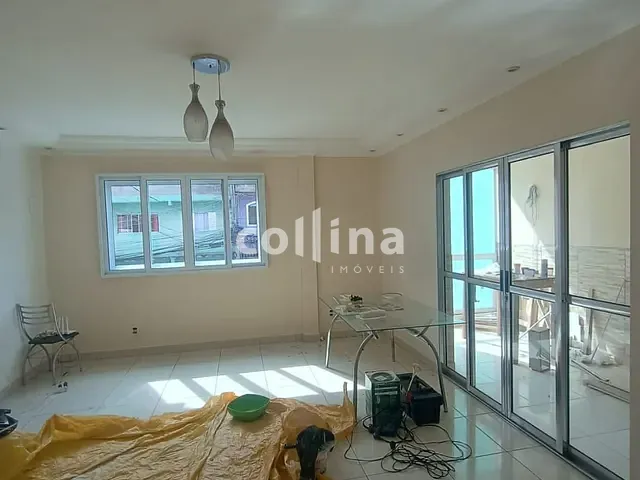 Casa 3 quartos e 4 banheiros, à venda, no bairro Jd. Primeiro de Maio em Osasco