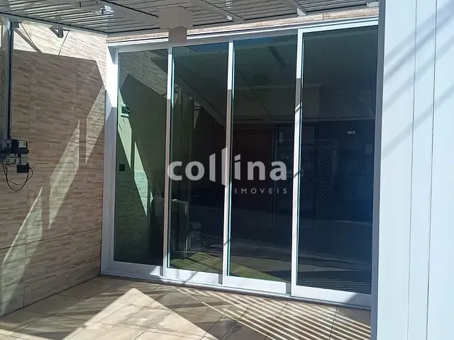 Casa 3 quartos e 4 banheiros, à venda, no bairro Jd. Primeiro de Maio em Osasco