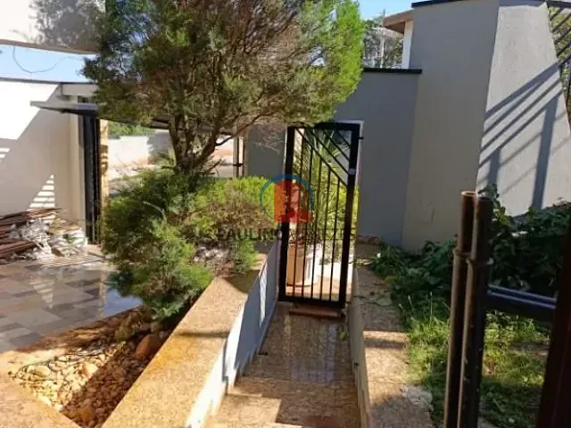 Casa com 300m² 4 quartos e 3 banheiros, para alugar, no bairro Werner Plaas em Americana