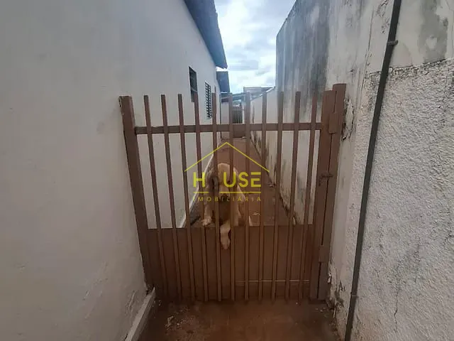 Casa com 328m² 2 quartos e 1 banheiro, à venda, no bairro Chácara das Paineiras em Votuporanga
