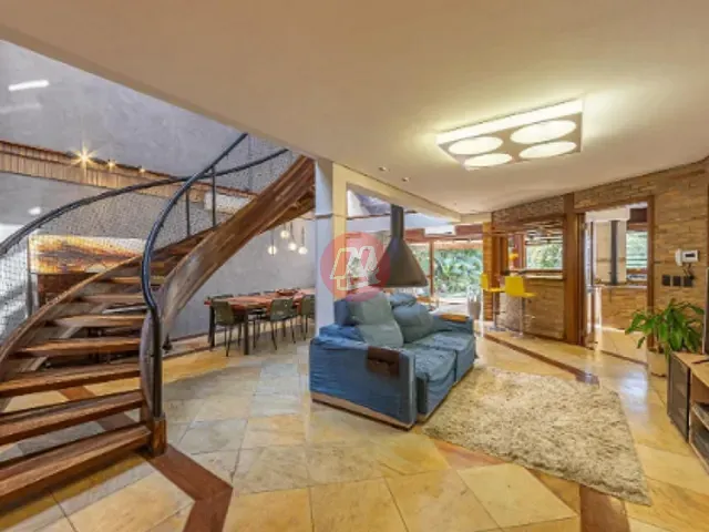 Casa com 300m² 4 quartos e 5 banheiros, à venda ou para alugar, no bairro Vila Jardim em Porto Alegre