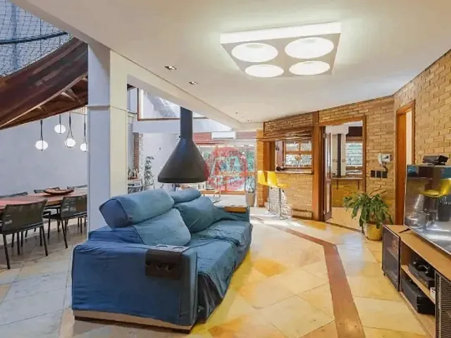 Casa com 300m² 4 quartos e 5 banheiros, à venda ou para alugar, no bairro Vila Jardim em Porto Alegre