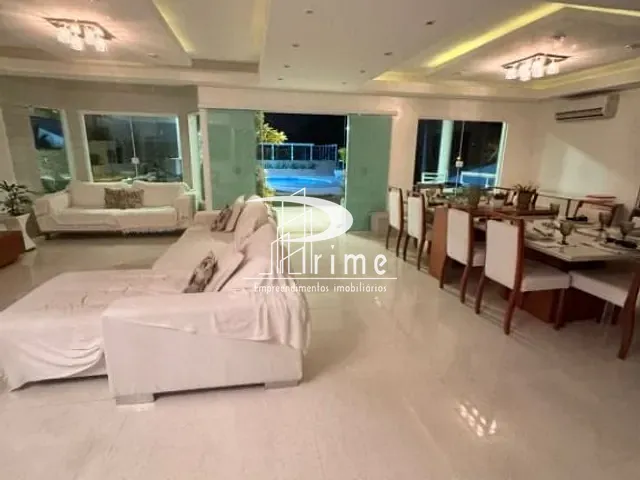 Casa com 800m² 5 quartos e 3 banheiros, à venda, no bairro Itaipu em Niterói