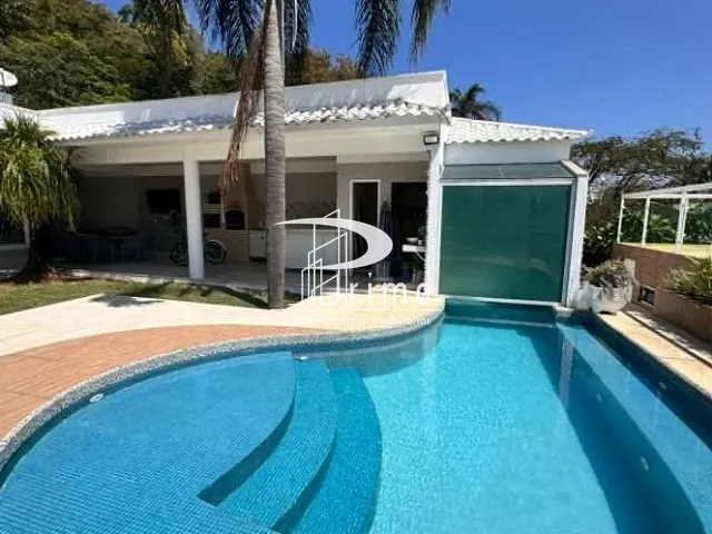 Casa com 800m² 5 quartos e 3 banheiros, à venda, no bairro Itaipu em Niterói