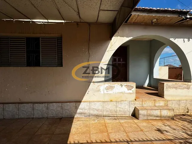 Casa com 234m² 3 quartos e 1 banheiro, à venda, no bairro Vila Matarazzo em Londrina
