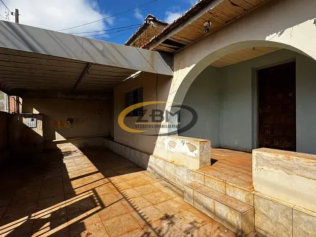 Casa com 234m² 3 quartos e 1 banheiro, à venda, no bairro Vila Matarazzo em Londrina