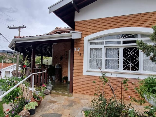 Casa 3 quartos e 3 banheiros, à venda, no bairro Centro em Águas da Prata