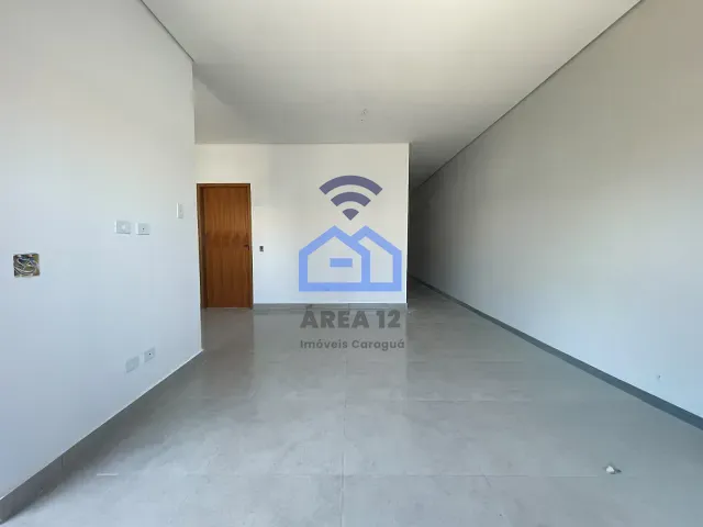 Casa 2 quartos e 1 banheiro, à venda, no bairro Pontal de Santa Marina em Caraguatatuba