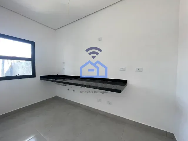 Casa 2 quartos e 1 banheiro, à venda, no bairro Pontal de Santa Marina em Caraguatatuba