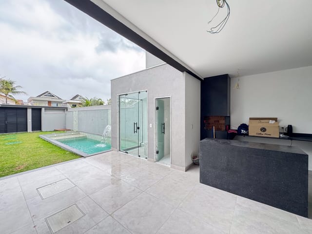 Casa 4 quartos e 6 banheiros, à venda, no bairro Barra da Tijuca em Rio de Janeiro