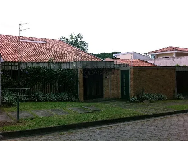 Casa com 600m² 4 quartos e 4 banheiros, à venda, no bairro Jardim América em Jacareí