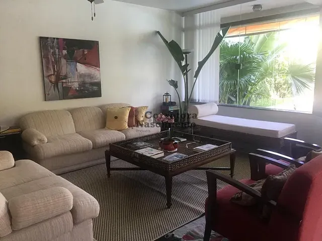 Casa com 600m² 4 quartos e 4 banheiros, à venda, no bairro Jardim América em Jacareí