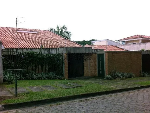 Casa com 600m² 4 quartos e 4 banheiros, à venda, no bairro Jardim América em Jacareí