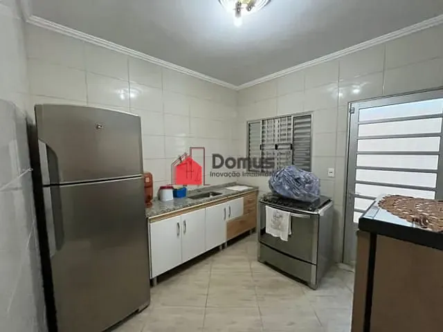 Casa com 200m², à venda, no bairro Parque das Palmeiras em Pindamonhangaba