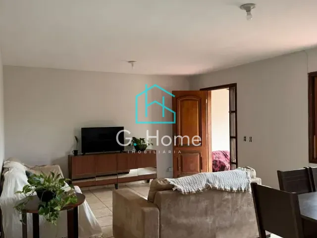Casa com 300m² 3 quartos e 2 banheiros, à venda, no bairro São Pedro em Londrina
