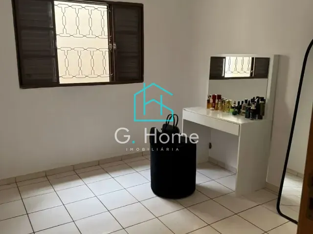 Casa com 300m² 3 quartos e 2 banheiros, à venda, no bairro São Pedro em Londrina